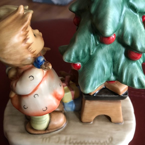 Hummel " Wonder of Christmas" 2015 Figurine - Picture 4 of 6